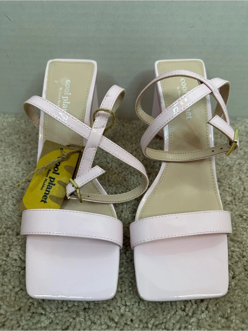 Cool planet by Steve Madden Pale Pink Patent Strappy Block Heels, size 8, new